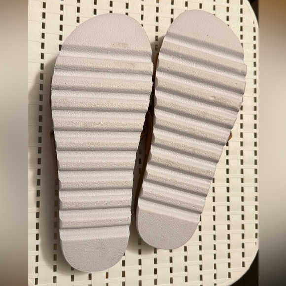 Reef Sandals - Picture 2 of 3